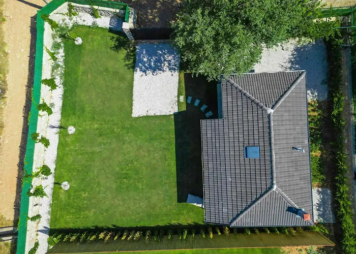 Arzu Cottage